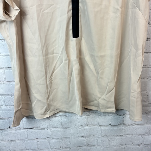 BloomChic Tan & Black Contrast Trim Split Petal Sleeve Blouse Plus Size 2X - Picture 5 of 6